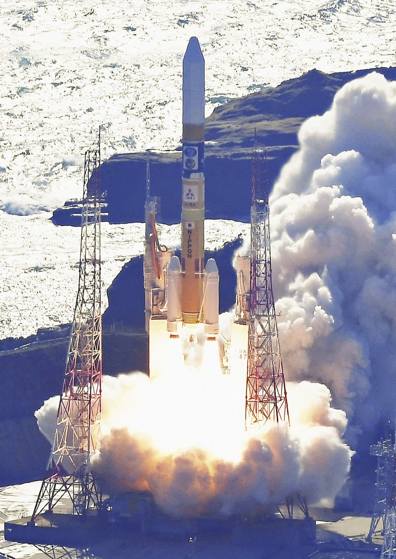 달 착륙선을 탑재한 H2A 로켓 47호기가 7일 일본 규슈 가고시마현 다네가시마 우주센터에서 발사되고 있다. 이 로켓에는 소형 달 탐사선 '슬림'(SLIM)과 엑스선 분광 촬영 위성 '구리즘'(XRISM)이 탑재됐다. 연합뉴
