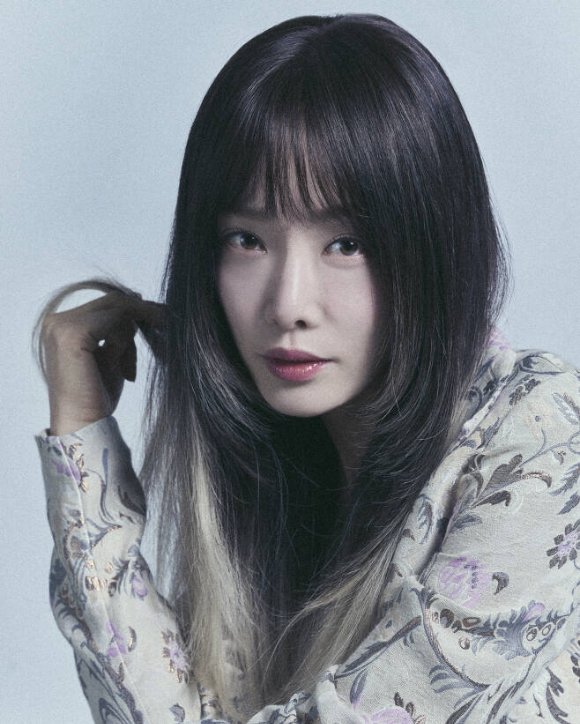 "코피 날 때까지 때려"…김히어라, '학폭' 피해자 녹취록 터졌다