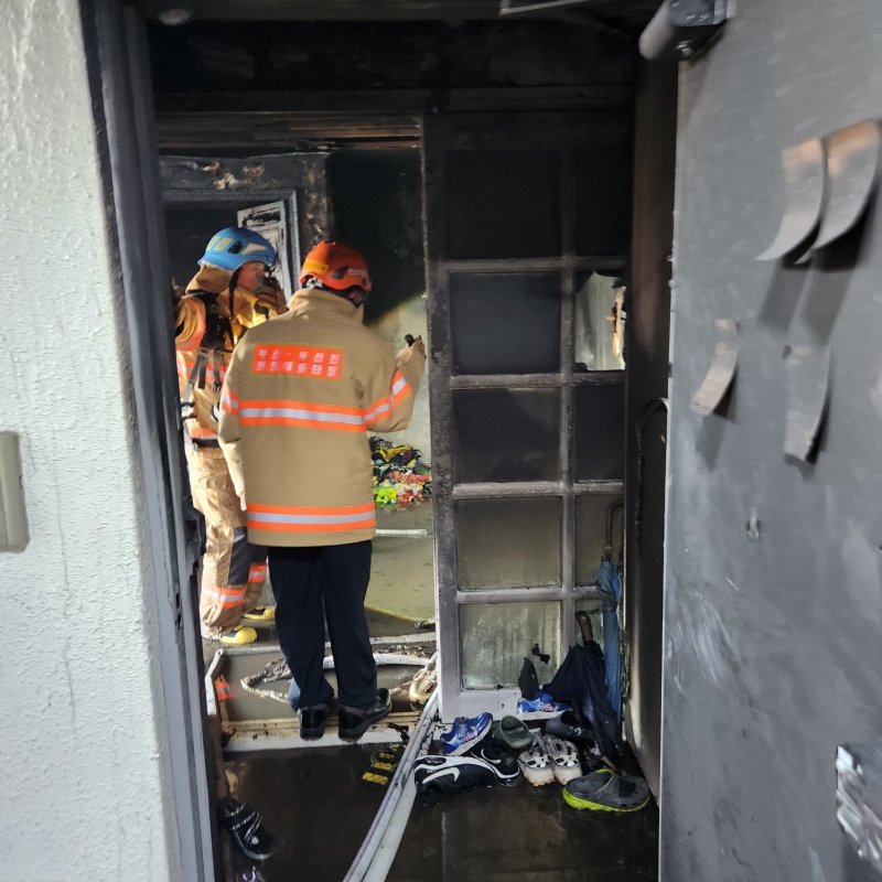 부산서 아파트 화재로 2명 사망·1명 중상...10일 합동 감식