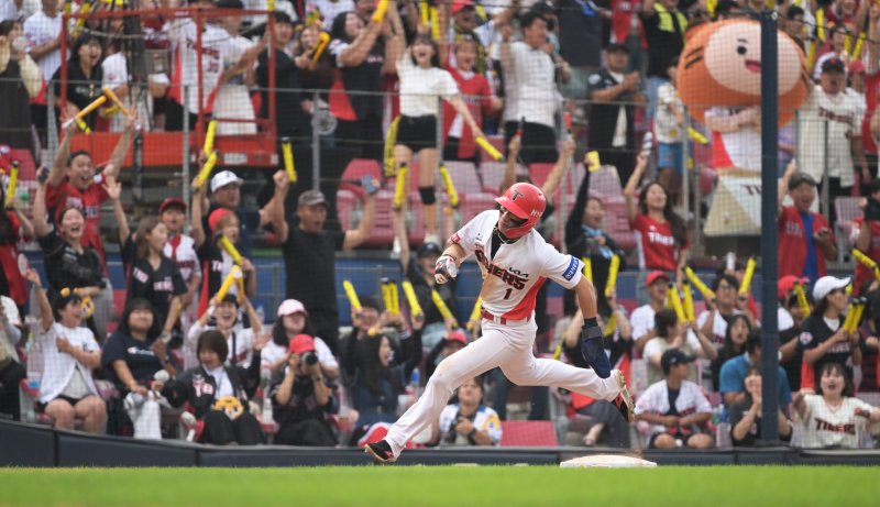 ‘망연자실’ KIA, 최형우 쇄골 분쇄골절 4개월 시즌 아웃 … 이제 정말 아무도 없다 [공식발표]