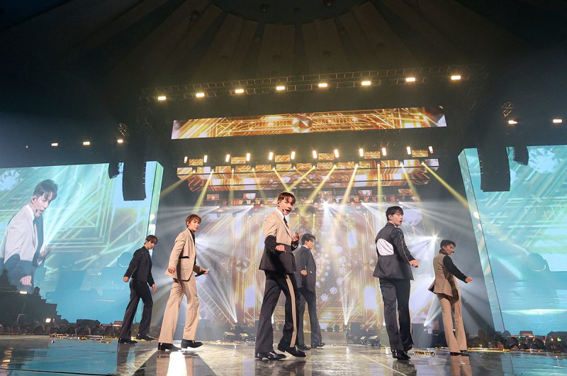 준케이·우영·닉쿤·택연·준호·찬성, 시곗바늘은 여전히 2PM