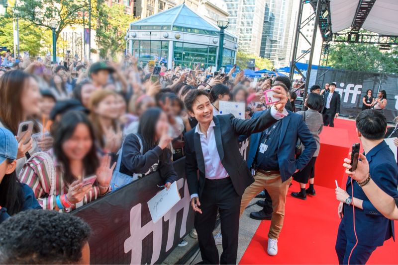 토론토 사로잡은 이병헌·박서준·박보영·박지후..."'기생충''오징어 게임' 잇는 계급 이야기" 호평[현장 사진]