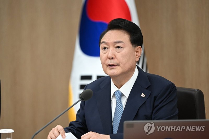 尹 "청년들이야 말로 국정 동반자…모든 위원회 청년 위촉"