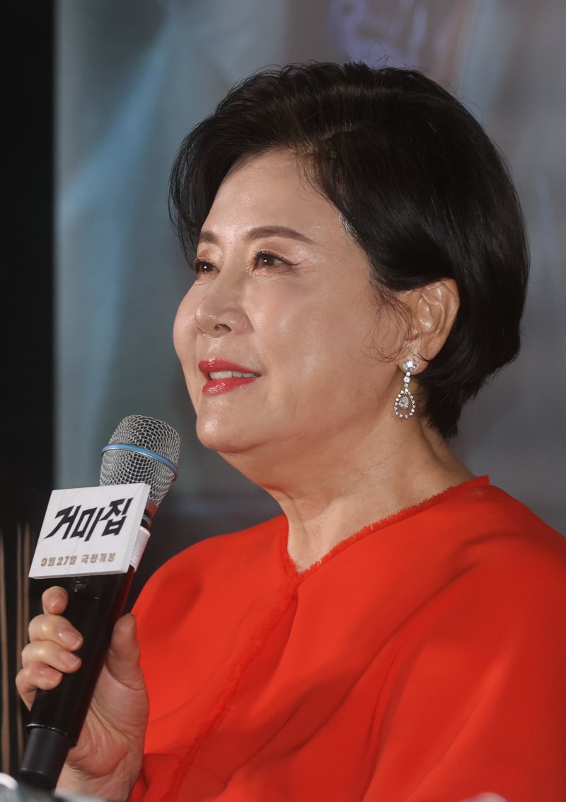 박정수, 폐경 후 찾아온 갑상샘암 때문에…“목소리가 안 나오더라”   