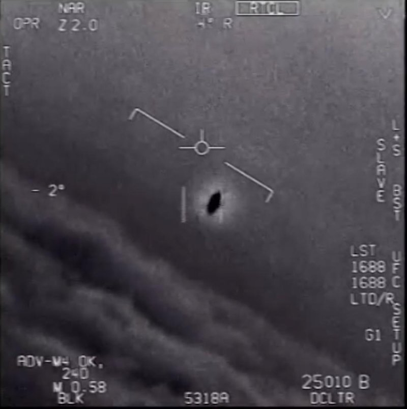 미 국방부가 2020년 4월27일 미확인비행물체(UFO)의 비행 모습을 담은 짧은 동영상 3편을 공식 공개했다. 출처=미 국방부 홈페이지