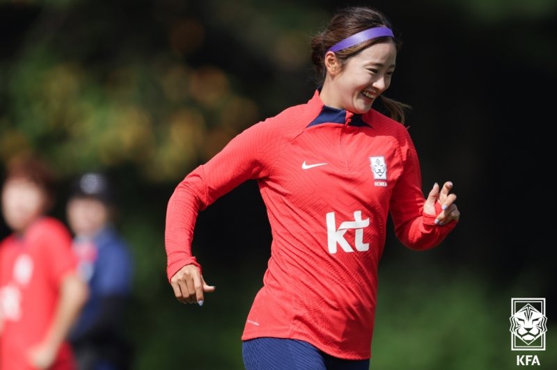 [서울=뉴시스] 콜린 벨 감독이 이끄는 여자 축구 대표팀의 핵심 자원인 최유리가 18일 오전 파주NFC에서 2022 항저우 아시안게임 대비 훈련을 진행하고 있다. (사진=대한축구협회 제공) *재판매 및 DB 금지