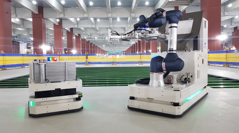 [서울=뉴시스] 삼성물산 건설부문의 엑세스 플로어 시공 로봇.