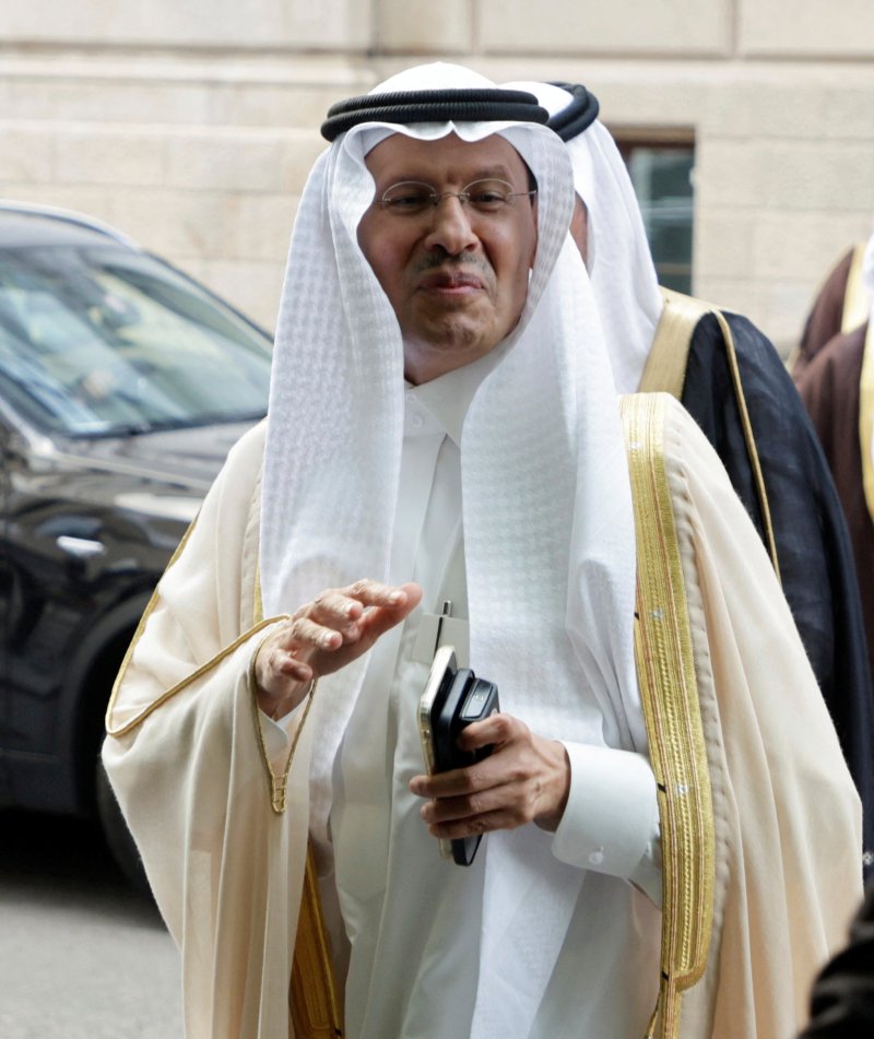 압둘아지즈 빈 살만 알 사우드 사우디아라비아 에너지 장관이 4일(현지시간) 오스트리아 빈에서 열린 OPEC+ 회의에 도착을 하고 있다. 2023.6 5 ⓒ 로이터=뉴스1 ⓒ News1 우동명 기자