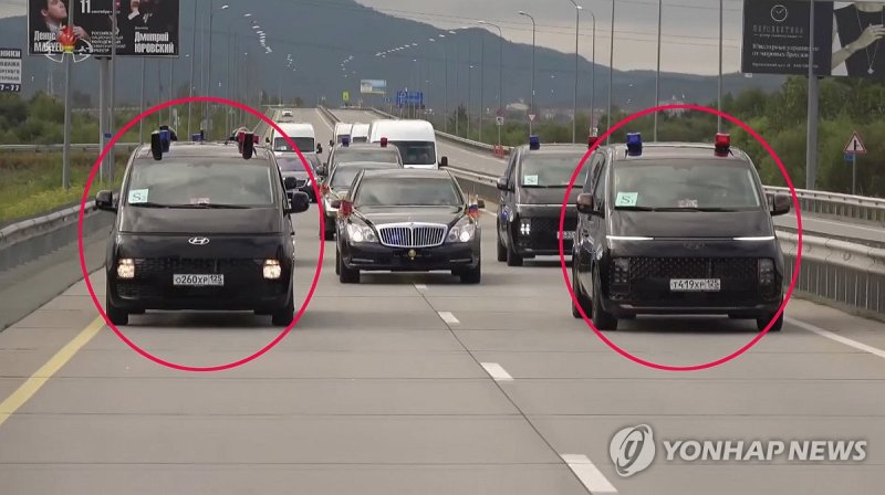 김정은, 어쩌다 이 차를... 北에서 목격된 자동차의 반전 정체