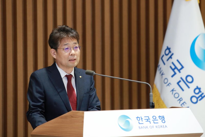 유상대 신임 한국은행 부총재가 8월 21일 서울 중구 한국은행에서 열린 취임식에 참석해 취임사를 하고 있다. 사진=한국은행 제공