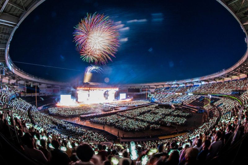 [서울=뉴시스] 니쥬(NiziU) 두 번째 단독 투어 조조 마린 스타디움 공연. (사진 = JYP엔터테인먼트 제공) 2023.09.21. photo@newsis.com *재판매 및 DB 금지