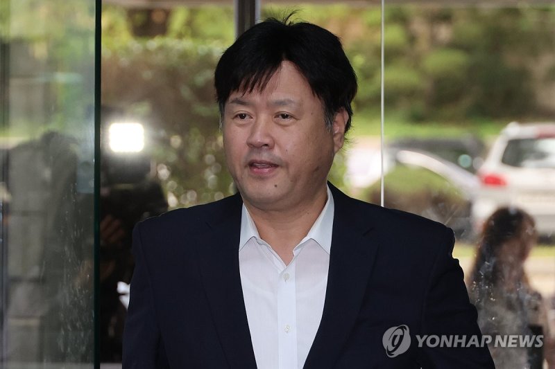 檢, '이재명 측근' 김용에 징역 12년 구형…"죄의식 없어"