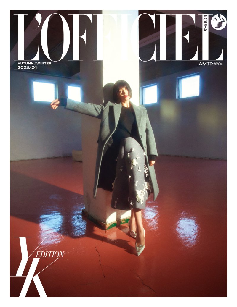 김혜수, 파격 의상으로 드러낸 볼륨감