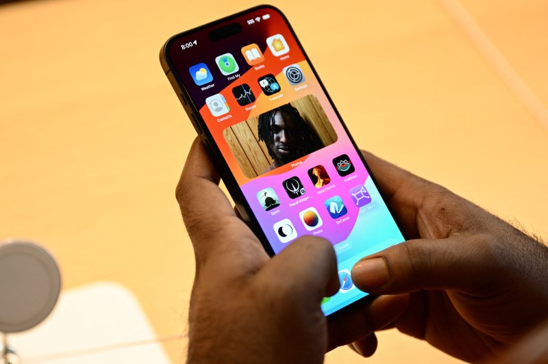 애플의 올해 아이폰 신작 아이폰15 시리즈 발열 이슈가 3·4분기 아이폰 판매에 어떤 영향을 줬을지 주목된다. AFP연합뉴스