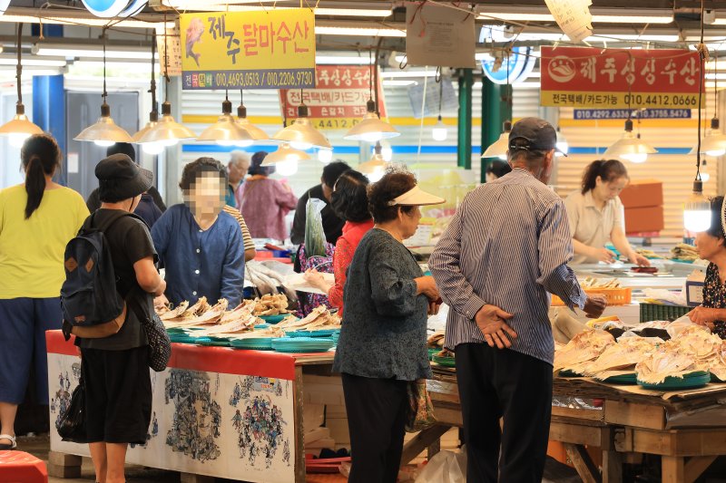 추석 대목 맞은 한림오일시장. 연합뉴스