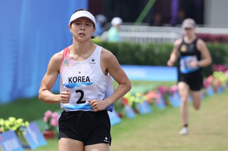 [항저우AG] 근대5종 김선우, 여자 개인전 값진 銀…한국 선수단 첫 메달(종합)