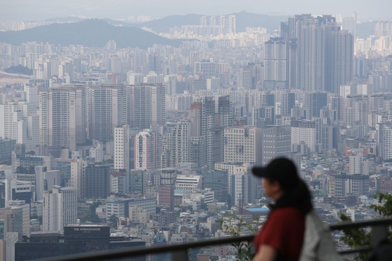 "우리경제 안 좋아질거야" 소비자 심리 넉 달만에 '비관적' 전환