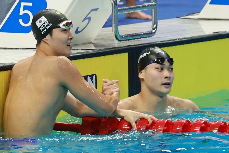 “황선우 쉬어” 한국 남자 800m 계영 결선행 … 라이벌 중국과 금메달 놓고 한판 승부 [항저우AG]