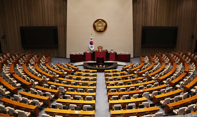 지난달 25일 서울 여의도 국회 본회의장이 텅 비어 있다. 이재명 더불어민주당 대표에 대한 체포동의안이 국회를 통과하며 생긴 민주당 내홍으로 무산됐다. 사진=뉴스1