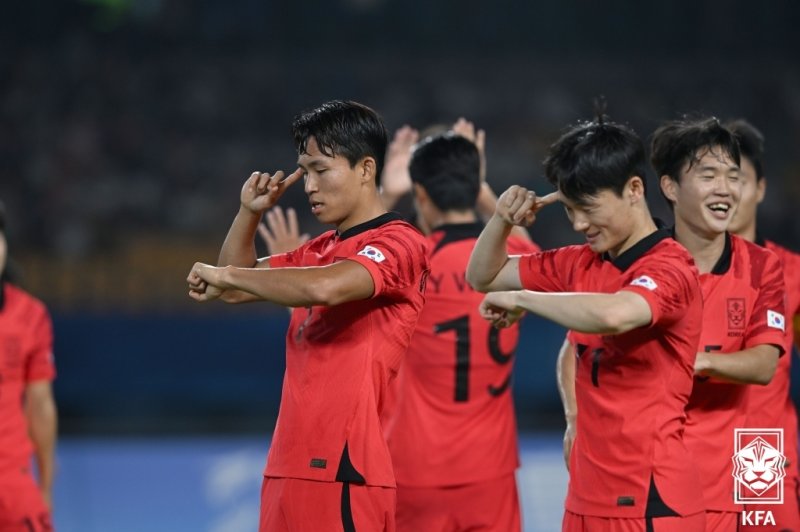 항저우 아시안게임에서 득점 후 기뻐하는 한국 선수단.(대한축구협회 제공) /사진=뉴스1