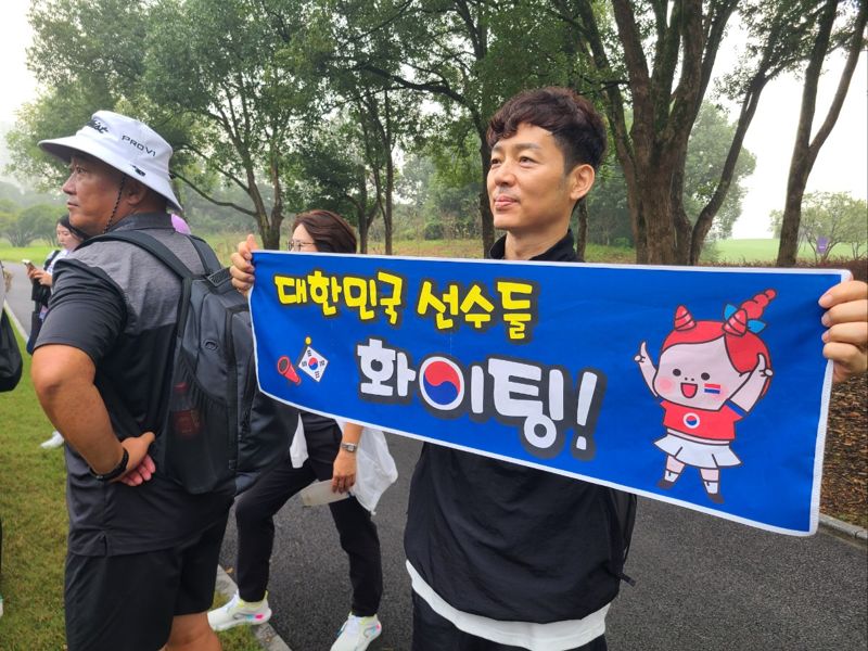 KPGA 이끌 슈퍼스타 탄생하나 … 장유빈 1R 단독선두, 단체전도 한국 선두 [항저우AG]