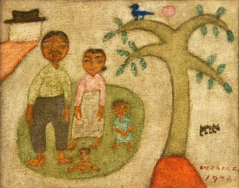 [서울=뉴시스] 박진희 기자 = '가족'(1976) 작품. 원형으로 구획한 공간 안에 부부와 아이들을 그린 ‘가족’을 그리고 있다. 이 작품은 장욱진의 일반적인 ‘가족도’ 형식에서 벗어나 있는데, 가족들이 모두 집 안에 있는 모습이나 생략된 선과 단순한 형태의 조형 방식을 취하지 않았다. 작품 속 가족은 야외를 배경으로 마치 기념 사진을 찍듯 정면을 응시하고 있으며, 인물들, 특히 부부에 대한 묘사가 비교적 상세하다. 전반적으로 밝은 색조로 표현되었는데 이는 12년간의 덕소 생활을 청산하고 가족이 있는 서울 명륜동 집에 살면서 오랜