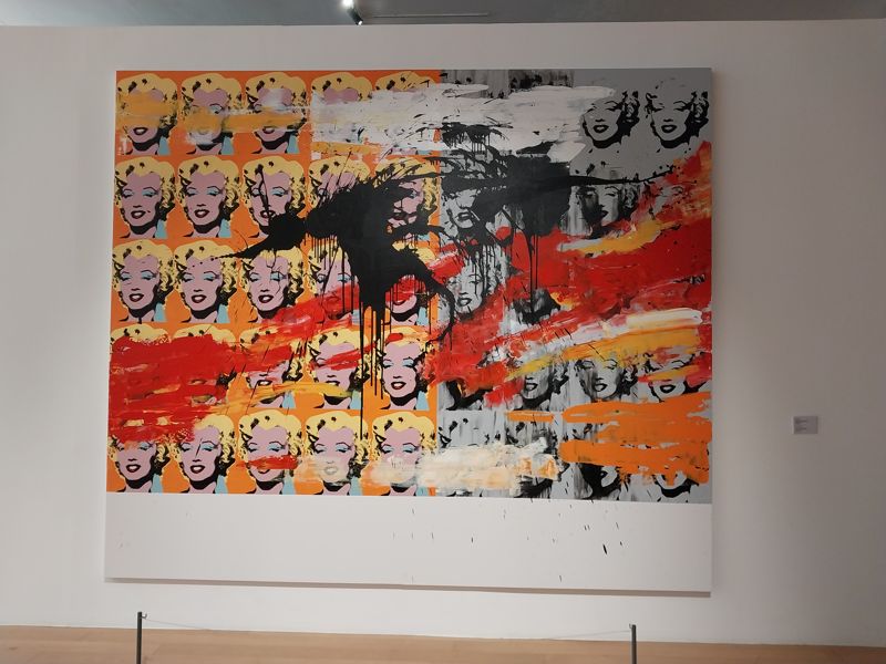 방콕 예술문화센터(BACC)에 전시된 작품의 모습. 세계적인 팝 아티스트 앤디 워홀의 작품을 연상시킨다.