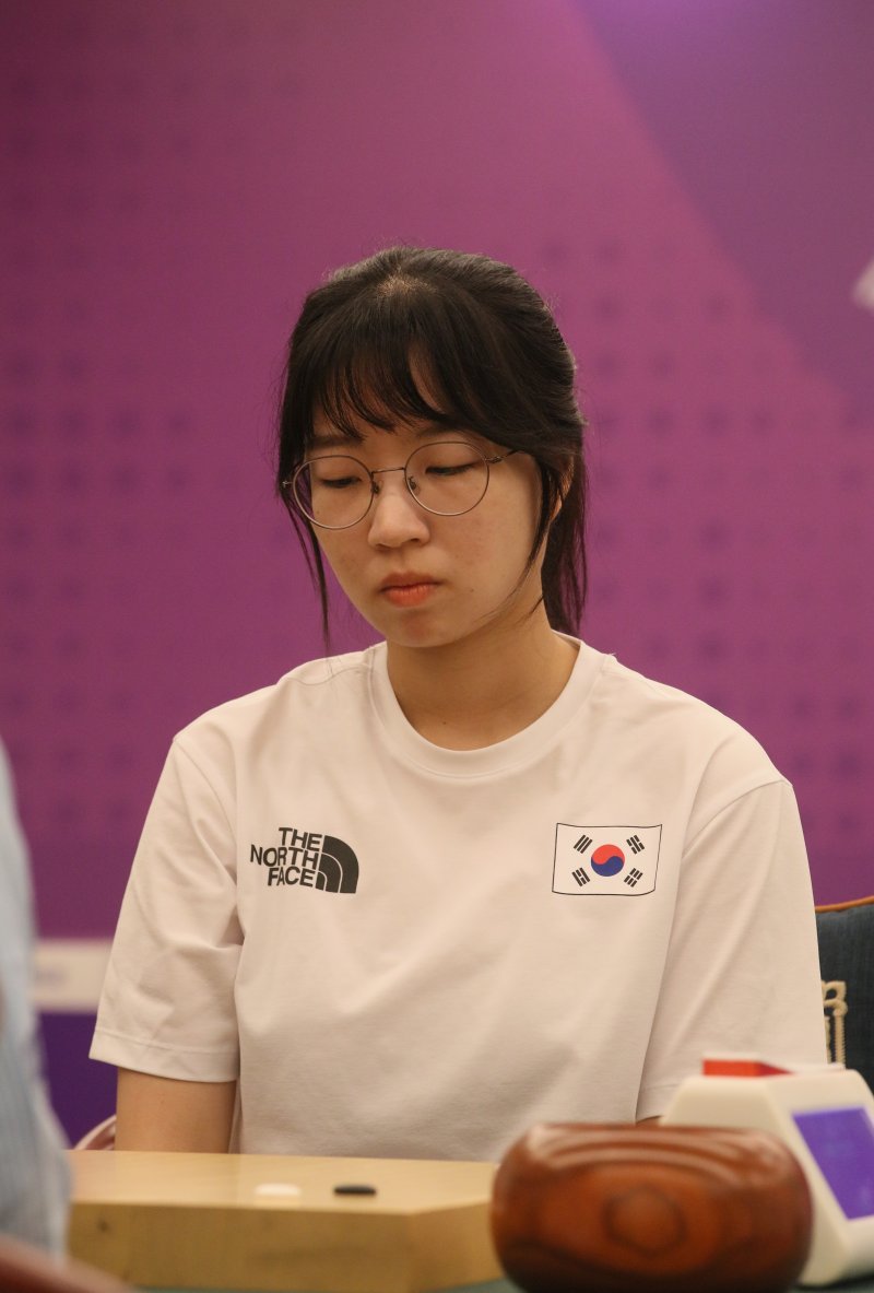 [서울=뉴시스] 2022 아시안게임 바둑 종목 여자단체전 예선에 출전한 최정 9단. (사진= 일본기원 제공) 2023.09. 30. photo@newsis.com *재판매 및 DB 금지