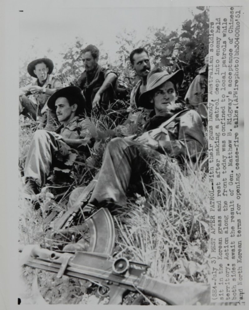 호주 군인들의 순찰 후 휴식 사진 (유엔평화기념관 제공)