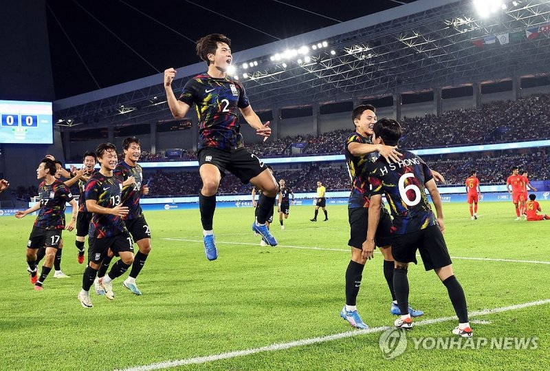 중국 관중 침묵 시키는 홍현석 (항저우=연합뉴스) 이제 딱 2걸음. 한국축구가 AG 3연패를 위해서 남아있는 여정은 딱 2걸음 뿐이다.