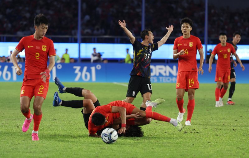 中 누리꾼들 “홍콩도 축구로 이란 이기는데 중국은 뭐 하고 있나” 체념, 한숨 [항저우AG]