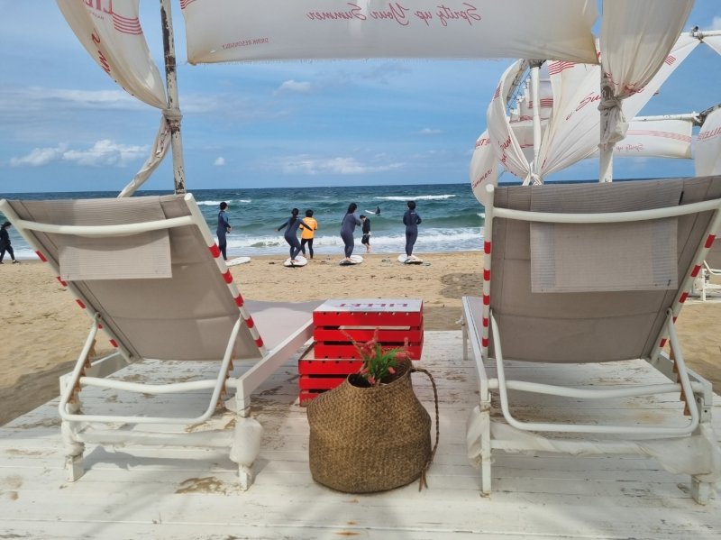 지난 23일 양양 서피비치에서 강습 중인 초보 서퍼들. 2023.9.27/뉴스1 윤왕근 기자