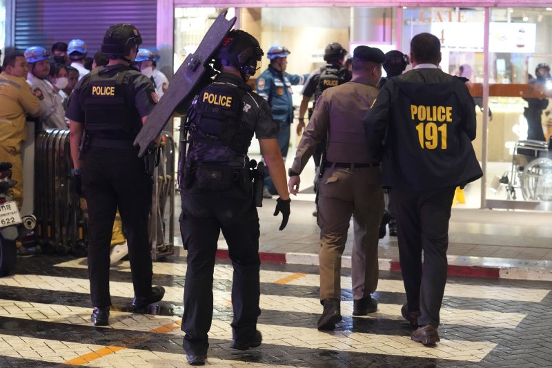 태국 쇼핑몰 총격사건 2명 사망·5명 부상…"용의자 14세 소년" 