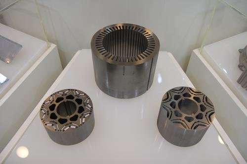 포스코인터내셔널이 생산하는 구동모터코아. 연합뉴스