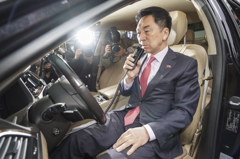 상습 음주운전자, 차에 음주운전 방지장치 단다…'음주운전 방지장치 의무화법' 국회 통과