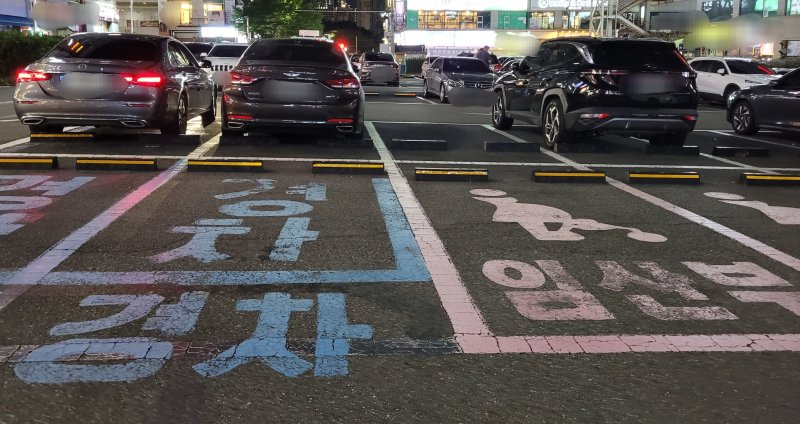 부산 공영주차장 내 경차·임산부 전용 주차구역.2023.10.6/뉴스1 ⓒ News1 조아서 기자