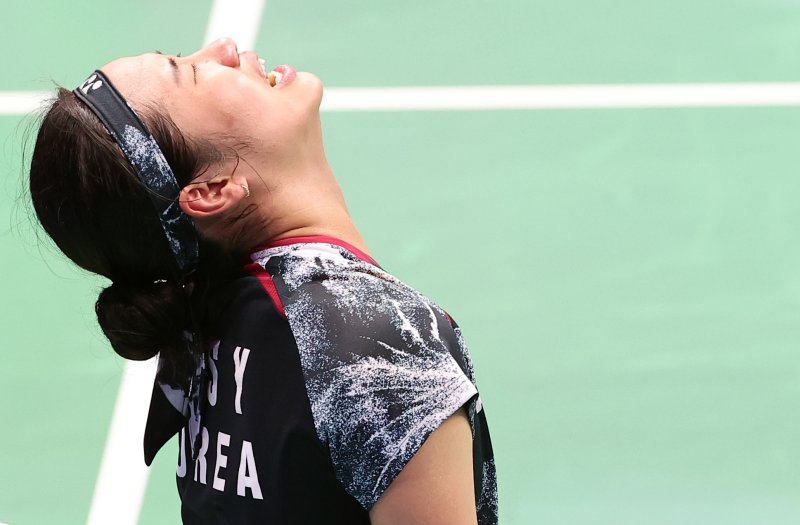 (항저우=연합뉴스) 안세영은 경기 후 펑펑 눈물을 쏟았다. 항상 열정적인 그녀이고, 우승이 당연시 되었던 안세영이기에 그녀가 그렇게 많은 눈물을 쏟을 줄은 상상하지 못했다.