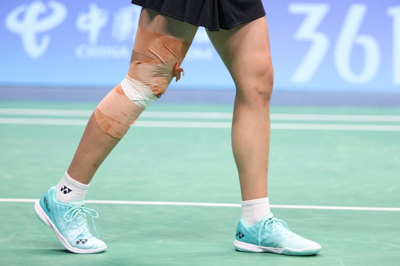 (항저우(중국)=뉴스1) 안세영의 무릎은 테이핑으로 도배되어있었다.