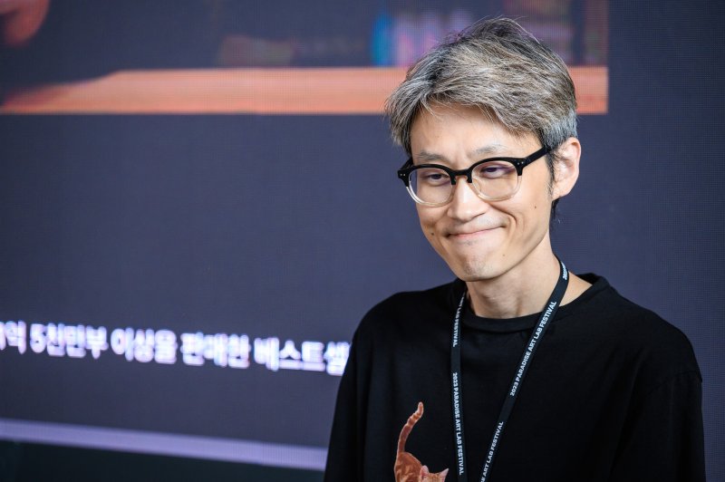 [서울=뉴시스] 임희윤 '예술기_예술과 기술을 이야기하는 8인의 유니버스' 출간 기념 북토크. (사진 = 파라다이스 문화재단 제공) 2023.10.09. photo@newsis.com *재판매 및 DB 금지