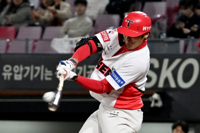 KIA의 4대1 혹은 4대2 내부 경쟁 … 윤도현‧김규성‧김두현‧고종욱 누가 KS 티켓 거머쥘까