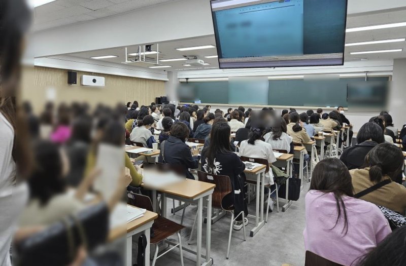 "뼛속까지 문과인데 수학도 잘해야 돼"… 학생·학부모 '멘붕'