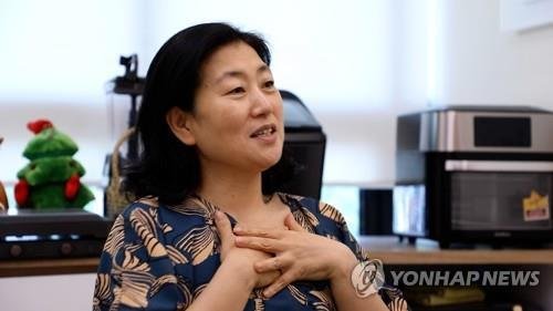 연합뉴스와 인터뷰 중인 조명숙 여명학교 교장 [촬영 이건희]
