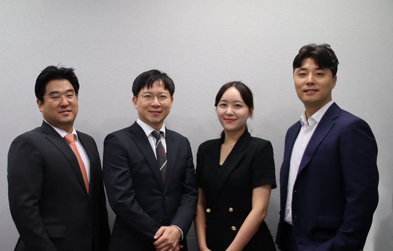 왼쪽부터 김한얼 이사, 조장희 상무, 조영인 대리, 박창규 과장