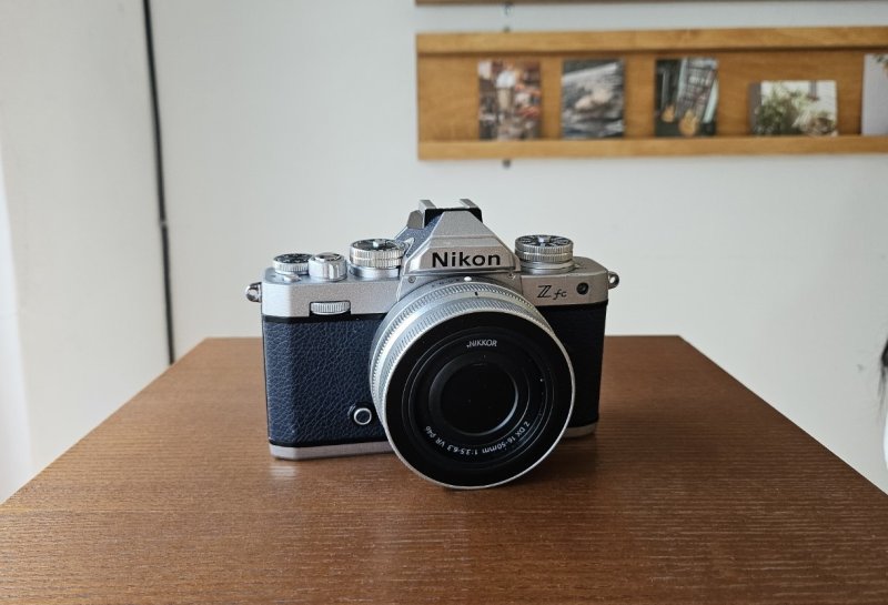니콘 대표 필름 카메라 'FM2' 디자인을 계승한 최신 미러리스 카메라 'Z f'. 2023.10.12. 오현주 기자