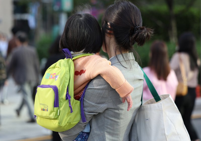 교육열 높은 한국, 私교육 첫 시작하는 나이 봤더니..