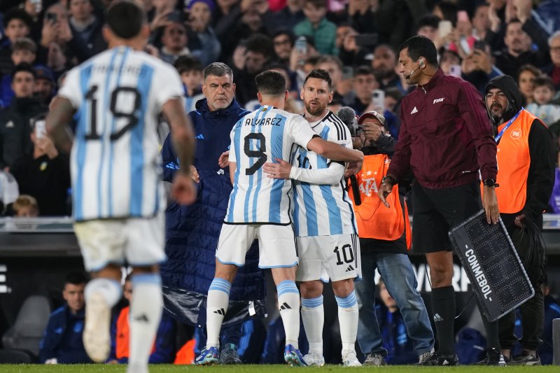 [부에노스아이레스=AP/뉴시스]아르헨티나 메시. 2023.10.12.