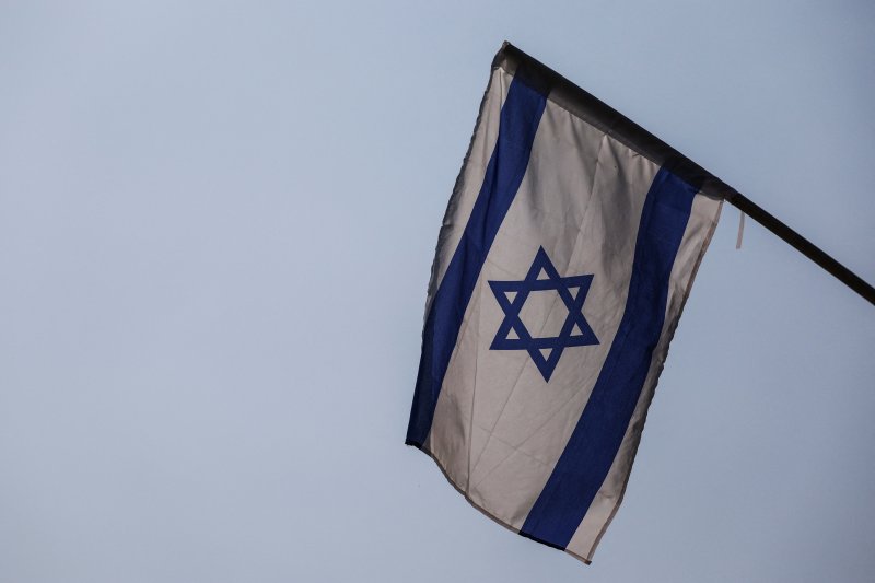 이스라엘 국기가 펄럭이고 있는 모습. 2023.10.10. ⓒ 로이터=뉴스1 ⓒ News1 정윤영 기자