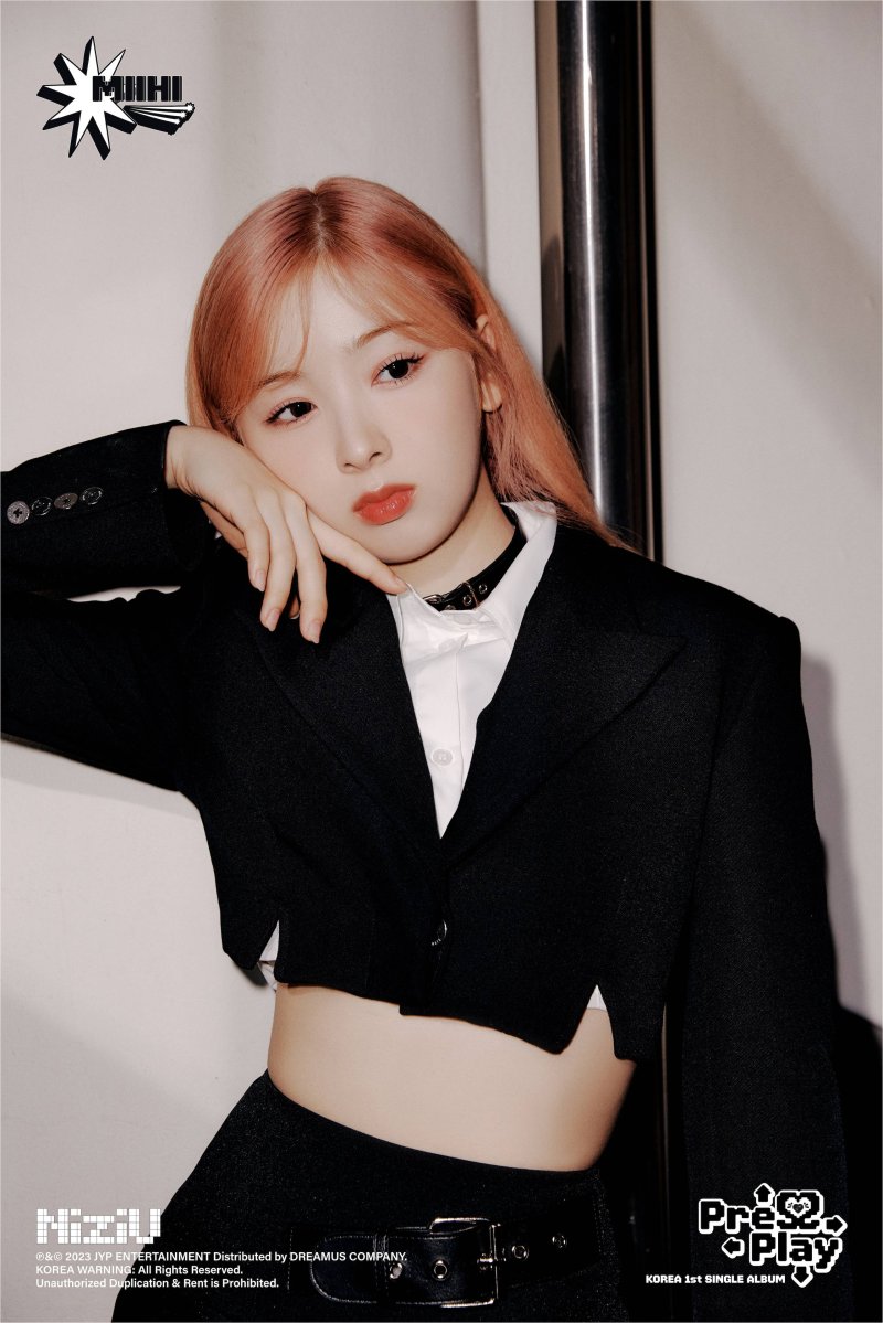JYP 걸그룹 니쥬, 도도하기도…日 활동과 다른 매력 - 파이낸셜뉴스