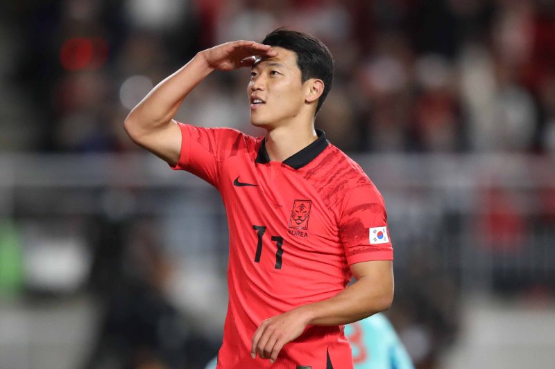 [수원=뉴시스] 조성우 기자 = 17일 오후 경기 수원월드컵경기장에서 열린 하나은행 초청 축구 국가대표 평가전 대한민국과 베트남의 경기, 전반전 한국 황희찬이 팀의 두 번째 골을 넣고 세리머니하고 있다. 2023.10.17. xconfind@newsis.com