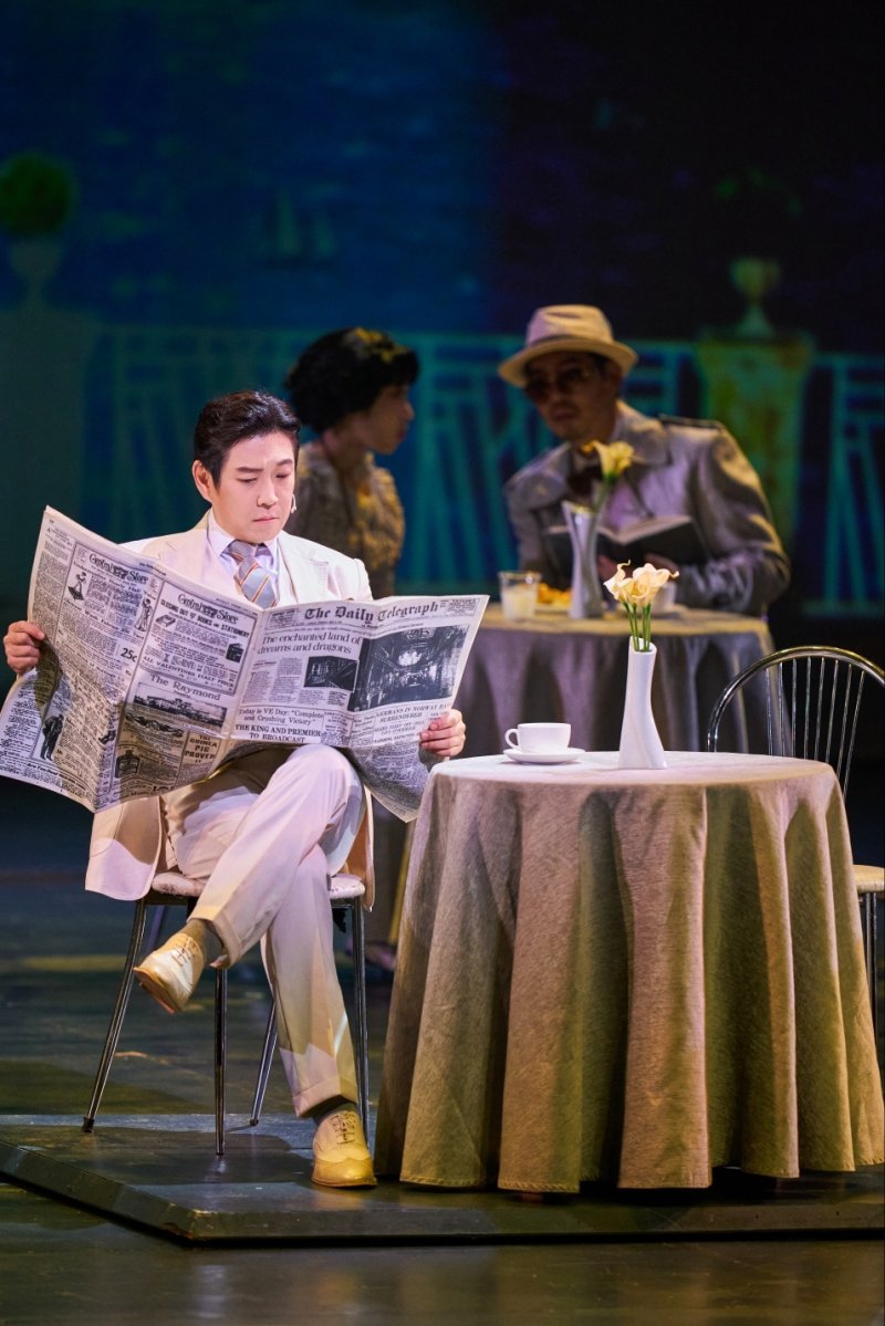 [서울=뉴시스]뮤지컬 '레베카' 공연 사진. '막심 드 윈터' 역의 민영기. (사진=EMK뮤지컬컴퍼니 제공) 2023.10.20. photo@newsis.com *재판매 및 DB 금지